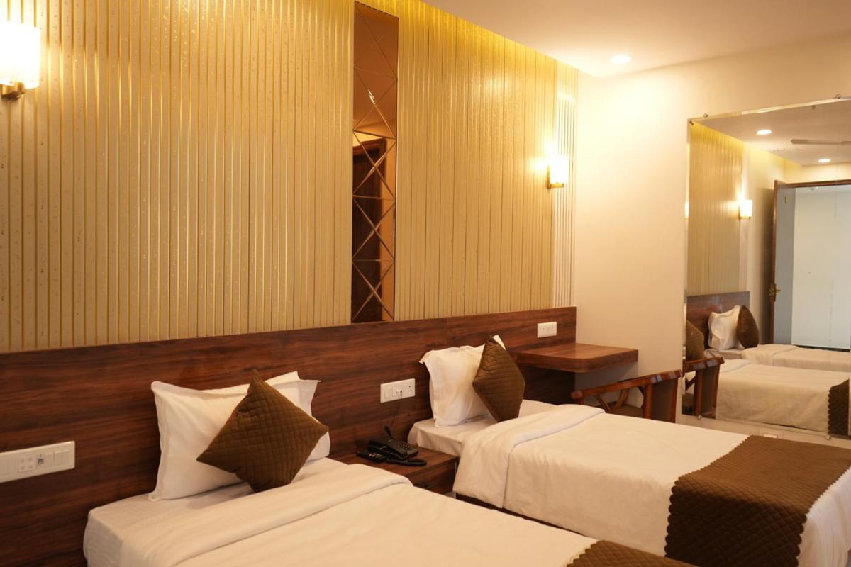 Hotel Golden Palace Lucknow Exterior foto